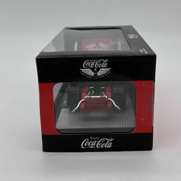 M2 Machines 1:24 Scale Coca Cola Chase 1973 Chevrolet Cheyenne 10 - Picture 6 of 7